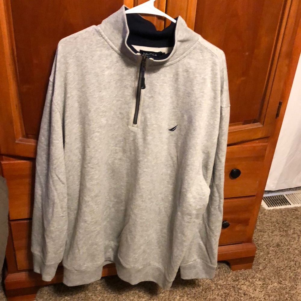 Men’s Nautica sweatshirt